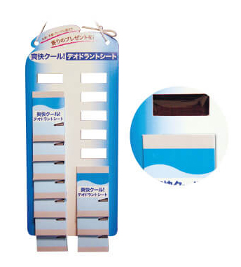 吊り下げ什器｜紙製店舗什器製作ならスタジオウェル